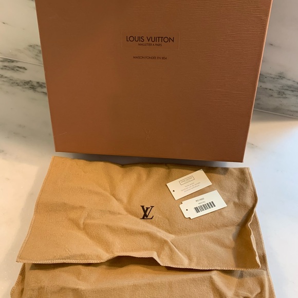 Authentic Louis Vuitton Recital Purse - Picture 7 of 8